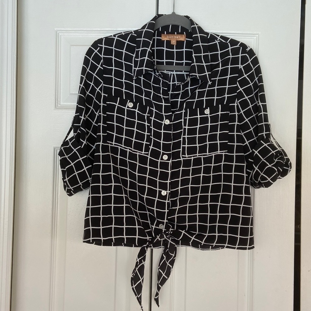 Ellen Tracy 3/4 length sleeve button up crop tied blouse